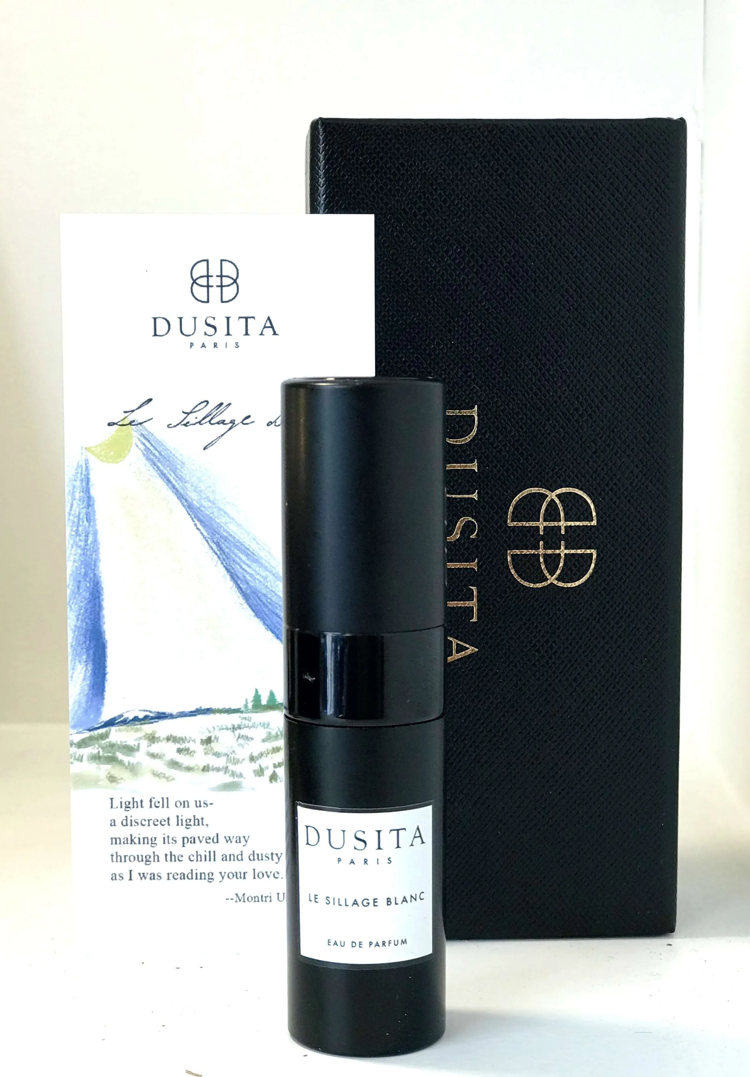 Le Sillage Blanc by Dusita