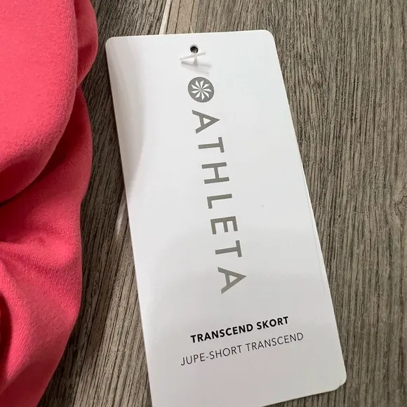 NWT Athleta Transcend SkortUltra-lightweight for a barely-there feeling.