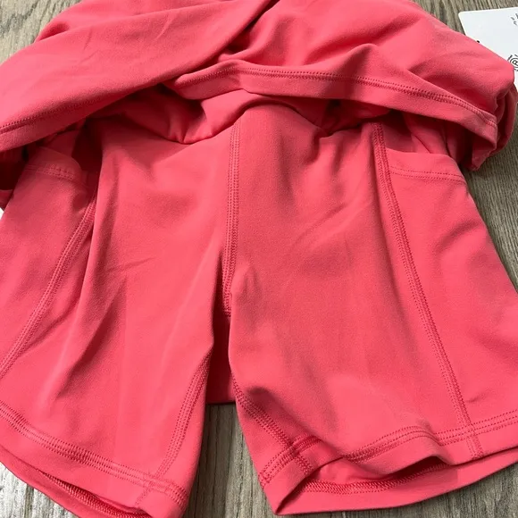 NWT Athleta Transcend SkortUltra-lightweight for a barely-there feeling.