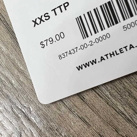 NWT Athleta Transcend SkortUltra-lightweight for a barely-there feeling.