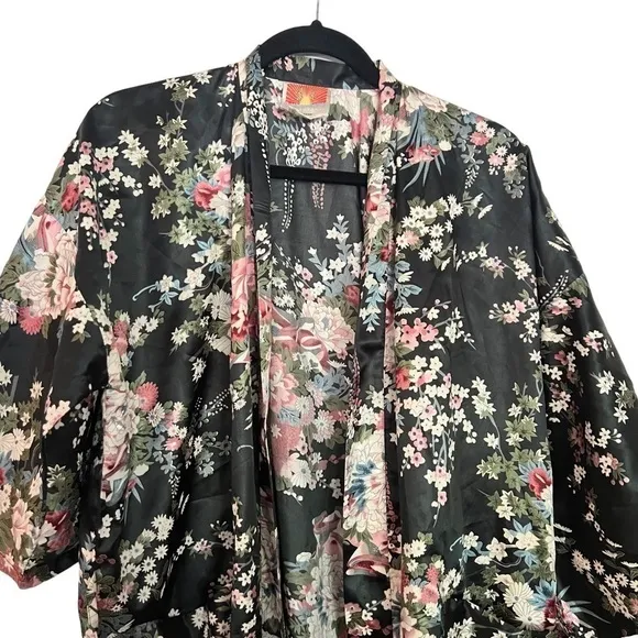 Oriental Black Pink Floral Kimono Robe One Size