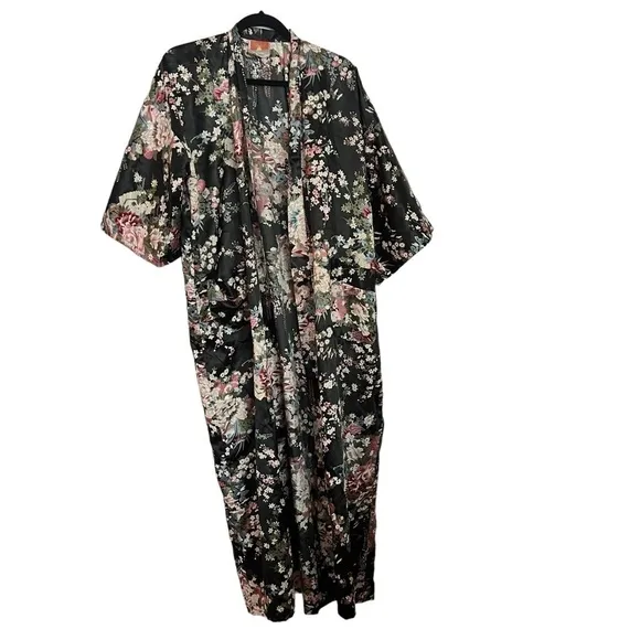 Oriental Black Pink Floral Kimono Robe One Size