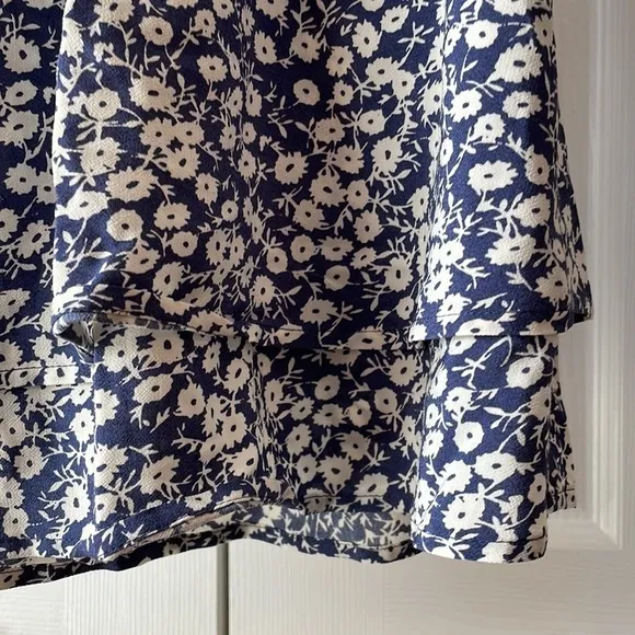 Rails Addison Skirt blue and white floral print sz small