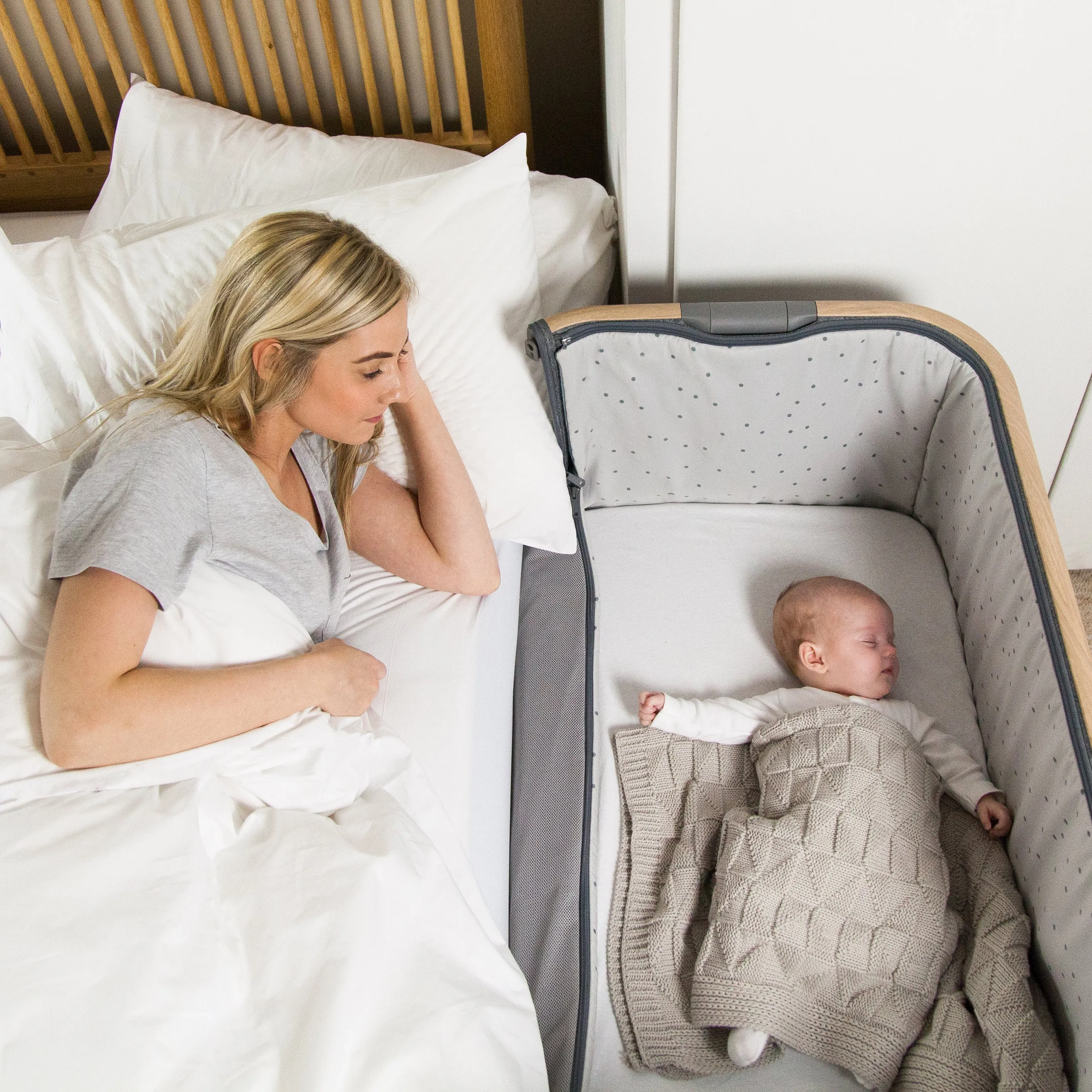 Tutti Bambini CoZee Bedside Crib  (1 year warranty)
