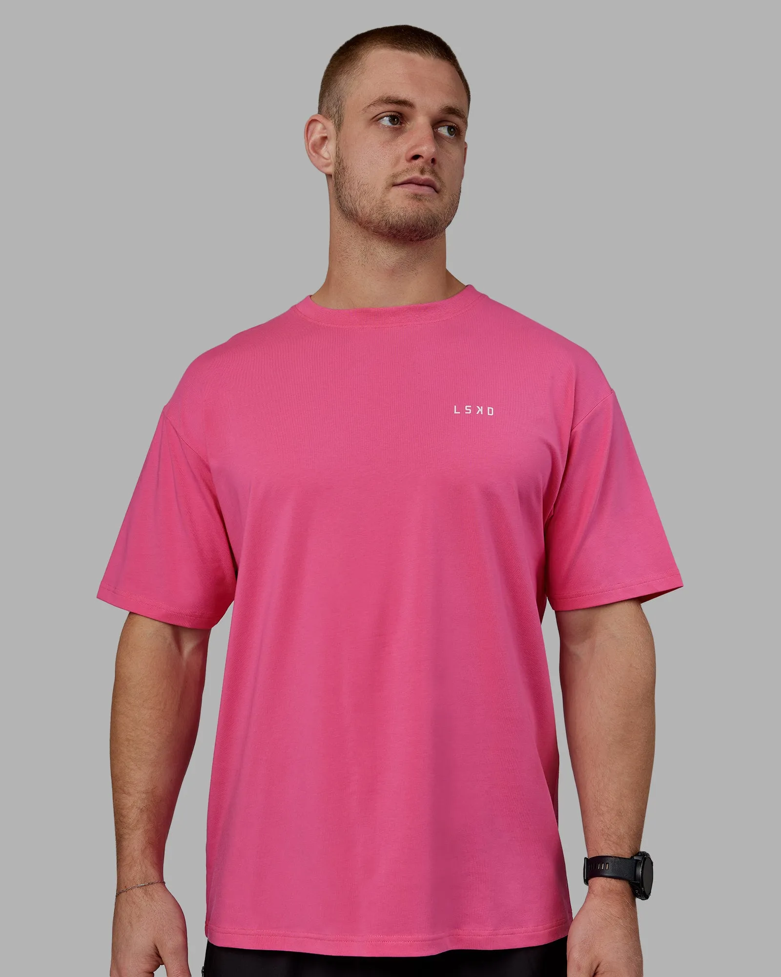 Unisex Lift-Up FLXCotton Tee Oversize - Carmine Rose-White