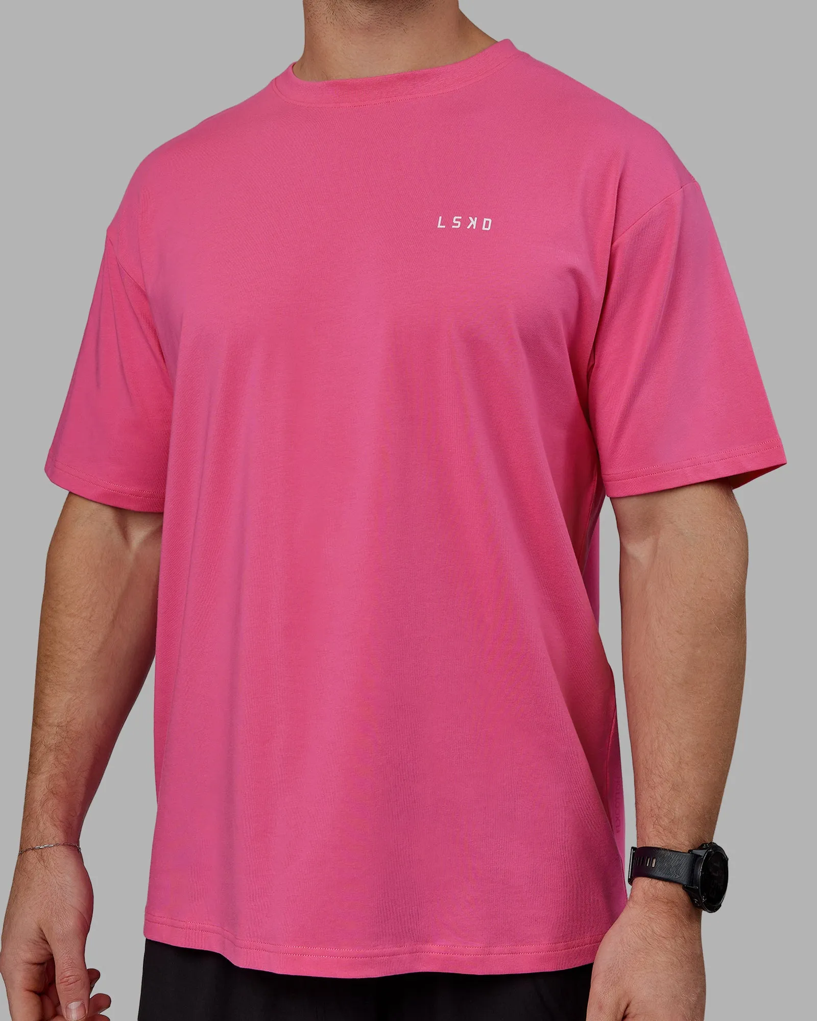 Unisex Lift-Up FLXCotton Tee Oversize - Carmine Rose-White